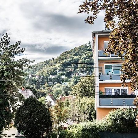 Apartment Pouringraz Fuer Kunst- Und Tennisliebhaber Buitenkant foto