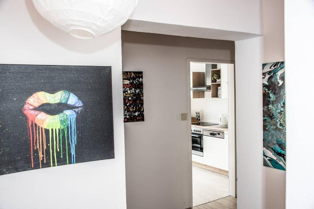 Apartment Pouringraz Fuer Kunst- Und Tennisliebhaber Buitenkant foto
