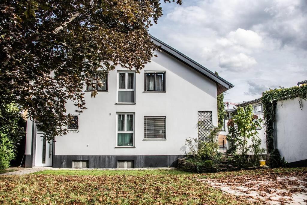 Apartment Pouringraz Fuer Kunst- Und Tennisliebhaber Buitenkant foto