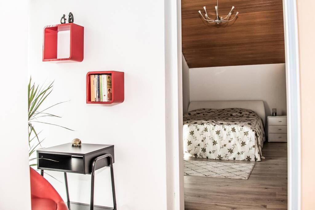 Apartment Pouringraz Fuer Kunst- Und Tennisliebhaber Buitenkant foto